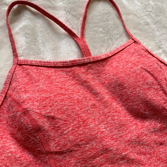 Workout top (built-in bra!) - Picture 3 of 5